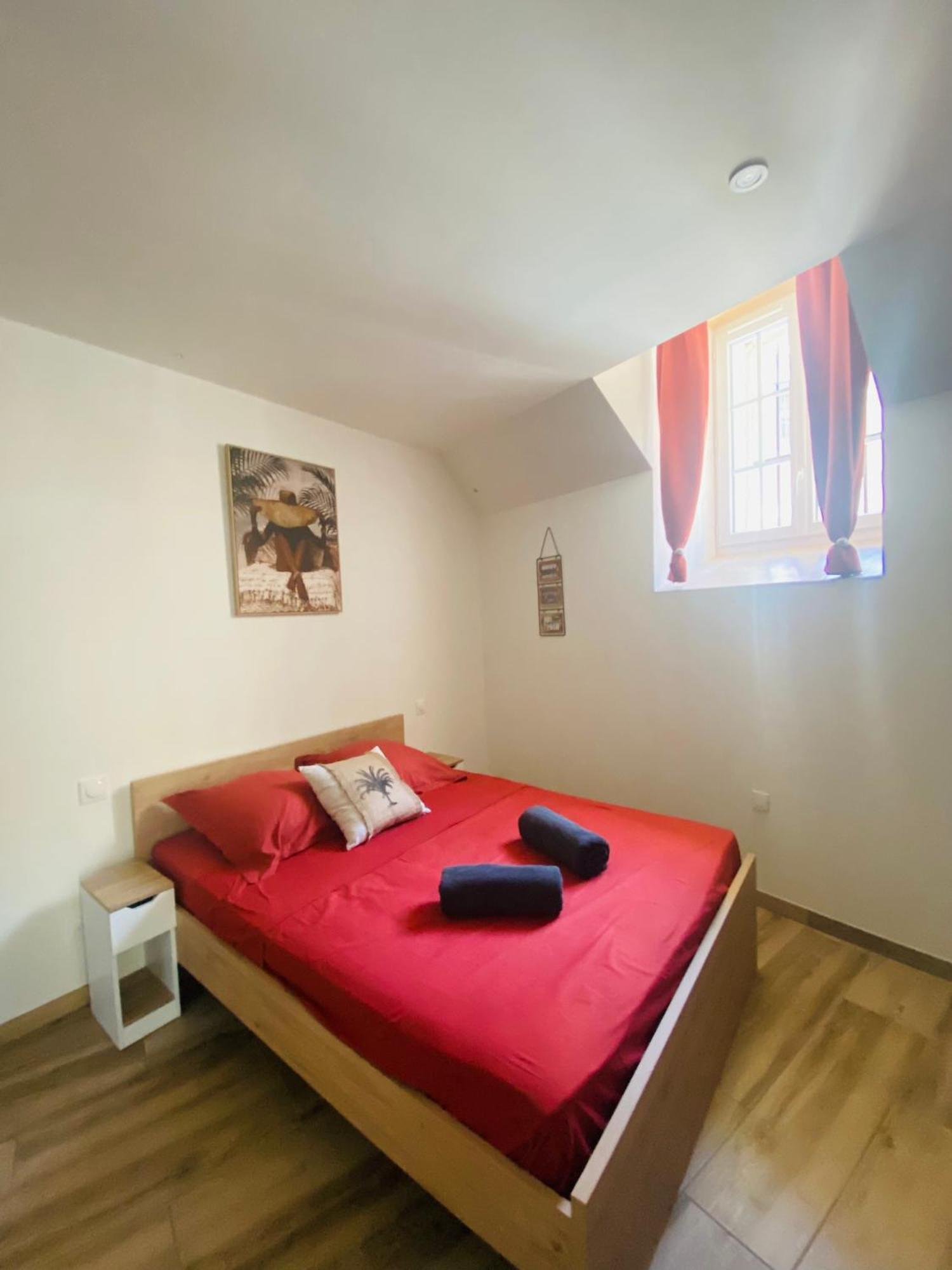 Les Appartements Du Vieux Poussan エクステリア 写真