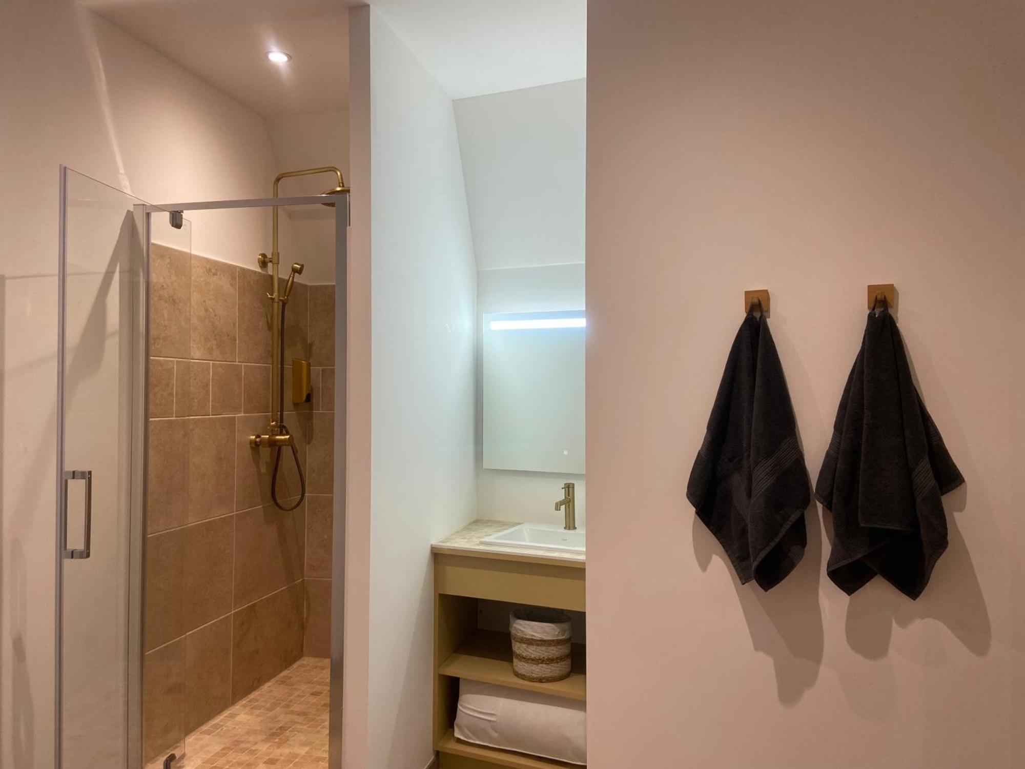 Les Appartements Du Vieux Poussan エクステリア 写真