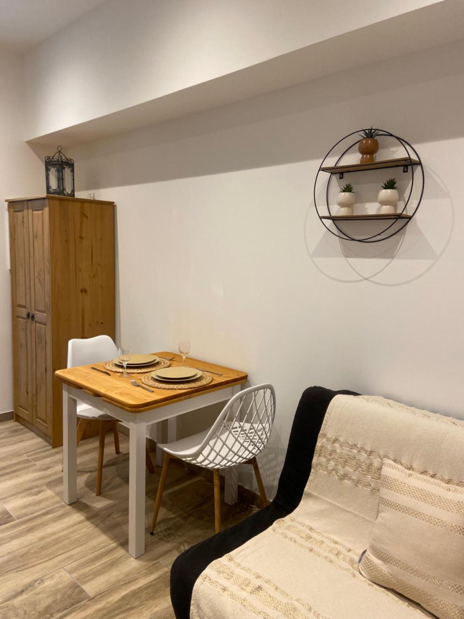 Les Appartements Du Vieux Poussan エクステリア 写真