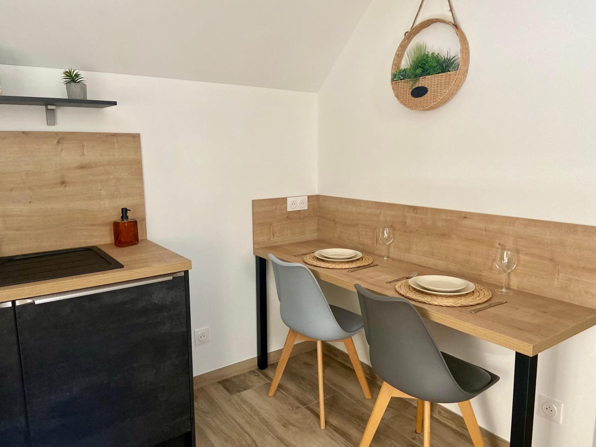 Les Appartements Du Vieux Poussan エクステリア 写真